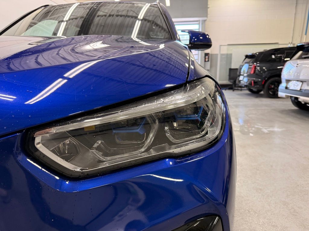Thumbnail: 2021 BMW X5 - 11