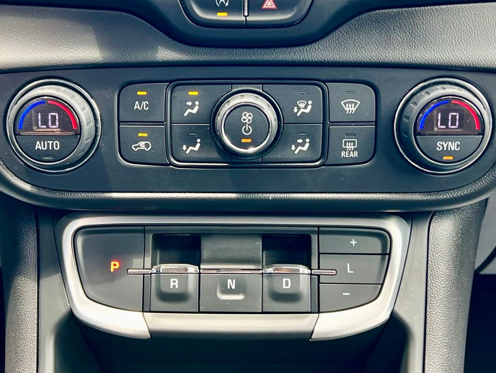 2022 GMC Terrain SLT photo