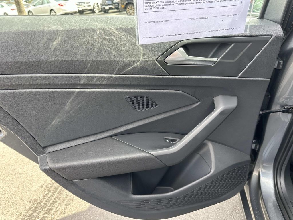 Thumbnail: 2022 Volkswagen Jetta - 28