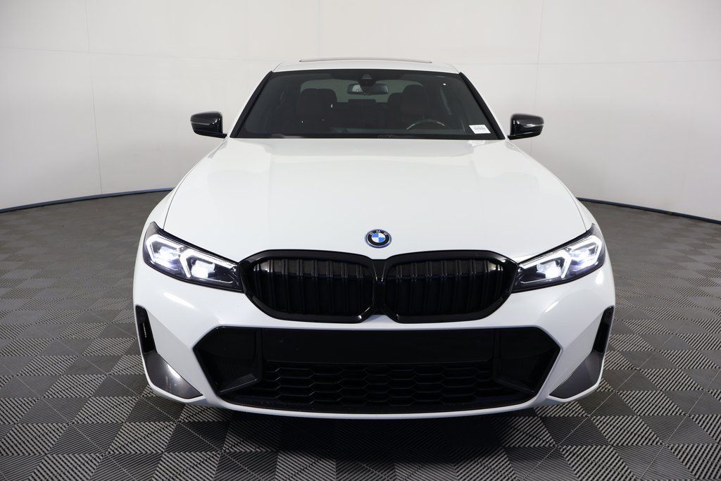 Thumbnail: 2023 BMW 3 Series - 2