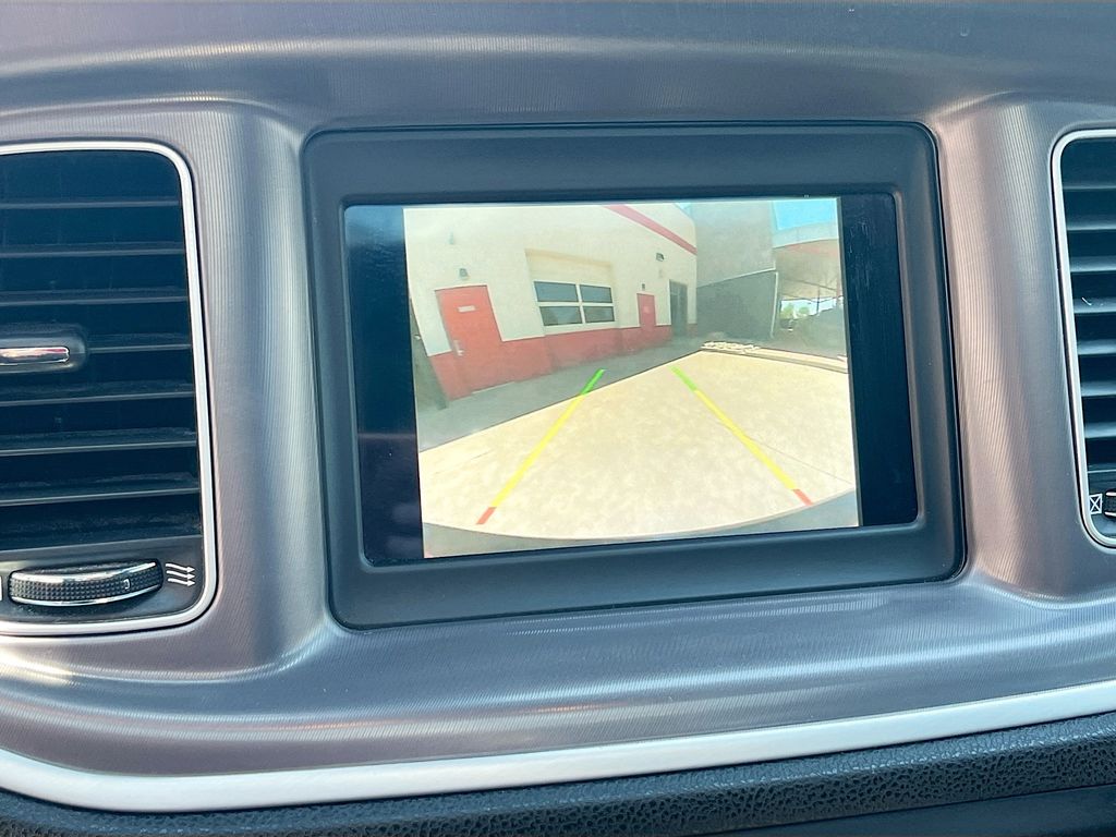 Used 2022 Black Dodge SXT image 13