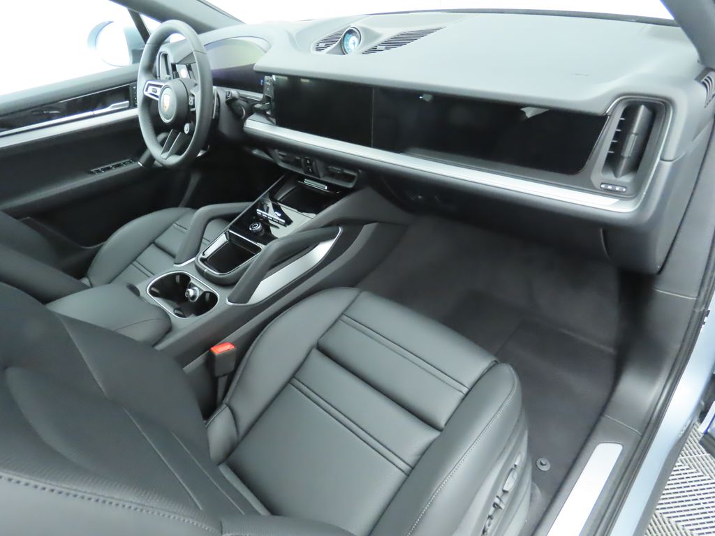 Thumbnail: 2025 Porsche  - 19