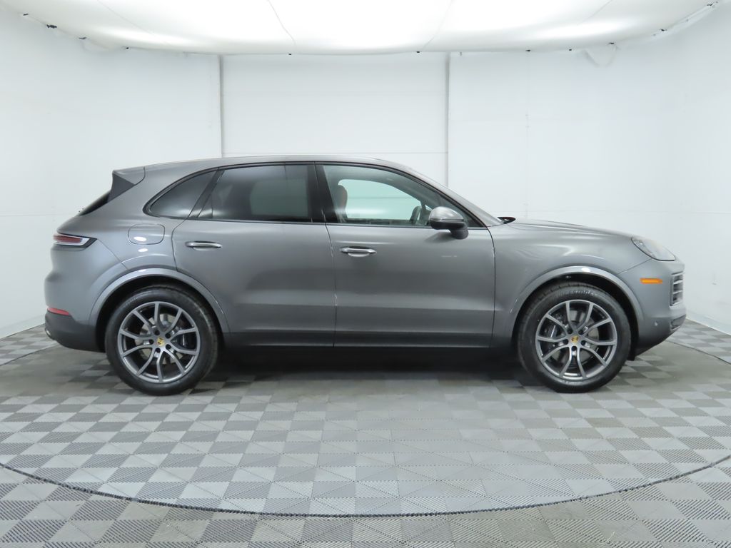 2024 Porsche Cayenne  4