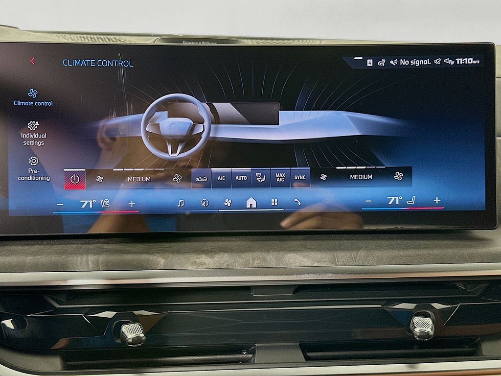 Thumbnail: 2027 BMW X7 - 14