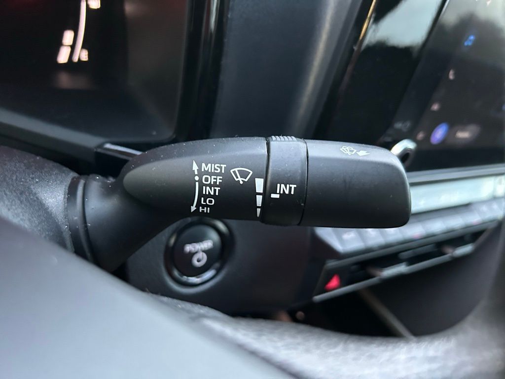 Thumbnail: 2025 Toyota Camry - 21