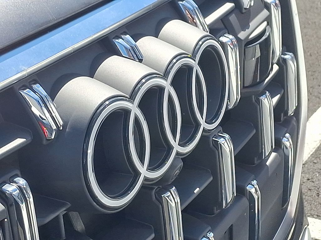 Thumbnail: 2025 Audi Q7 - 3