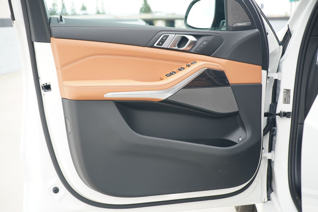 Thumbnail: 2026 BMW X5 - 8