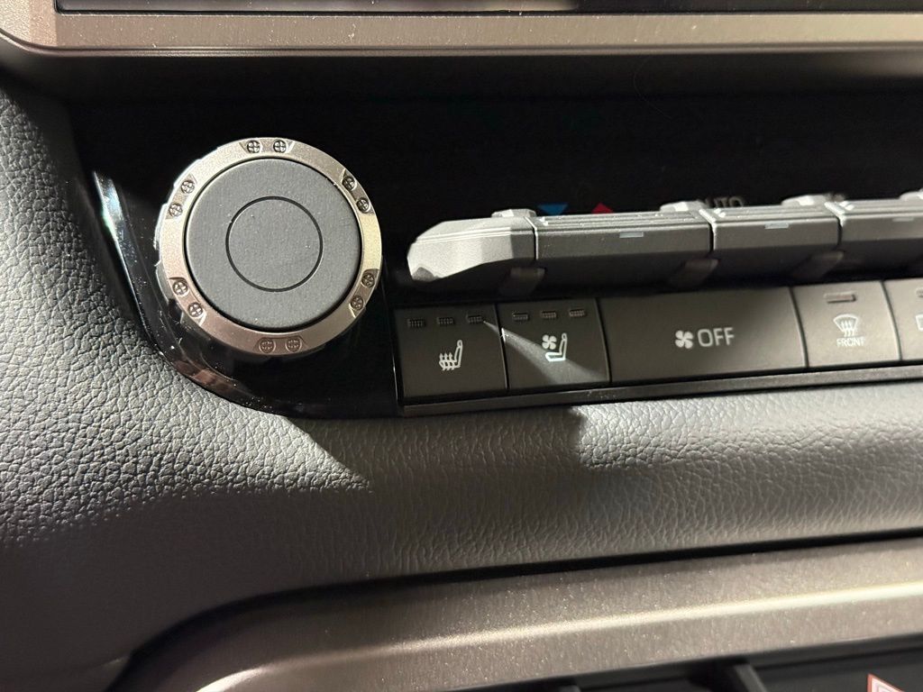 Thumbnail: 2026 Toyota Tundra - 27