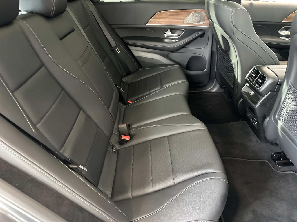 Thumbnail: 2026 Mercedes-Benz GLE - 12