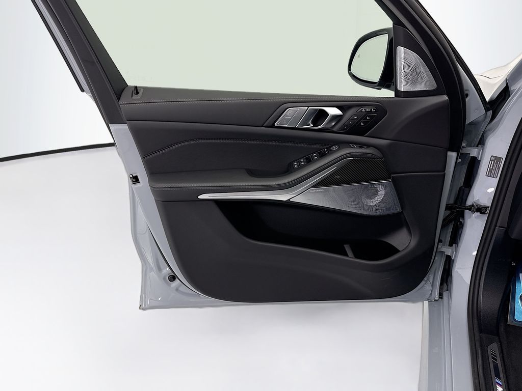 Thumbnail: 2027 BMW X7 - 23