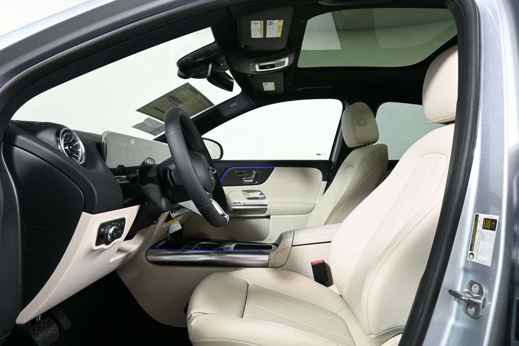 Thumbnail: 2026 Mercedes-Benz GLA - 3
