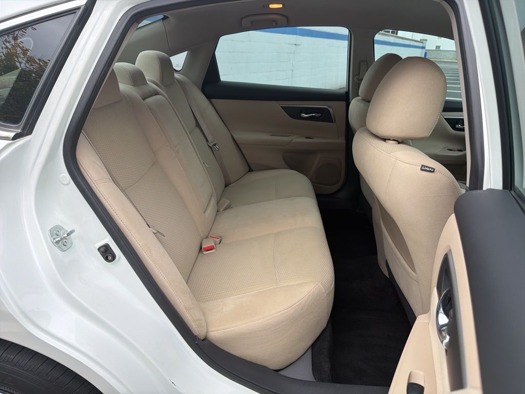 Thumbnail: 2015 Nissan Altima - 21