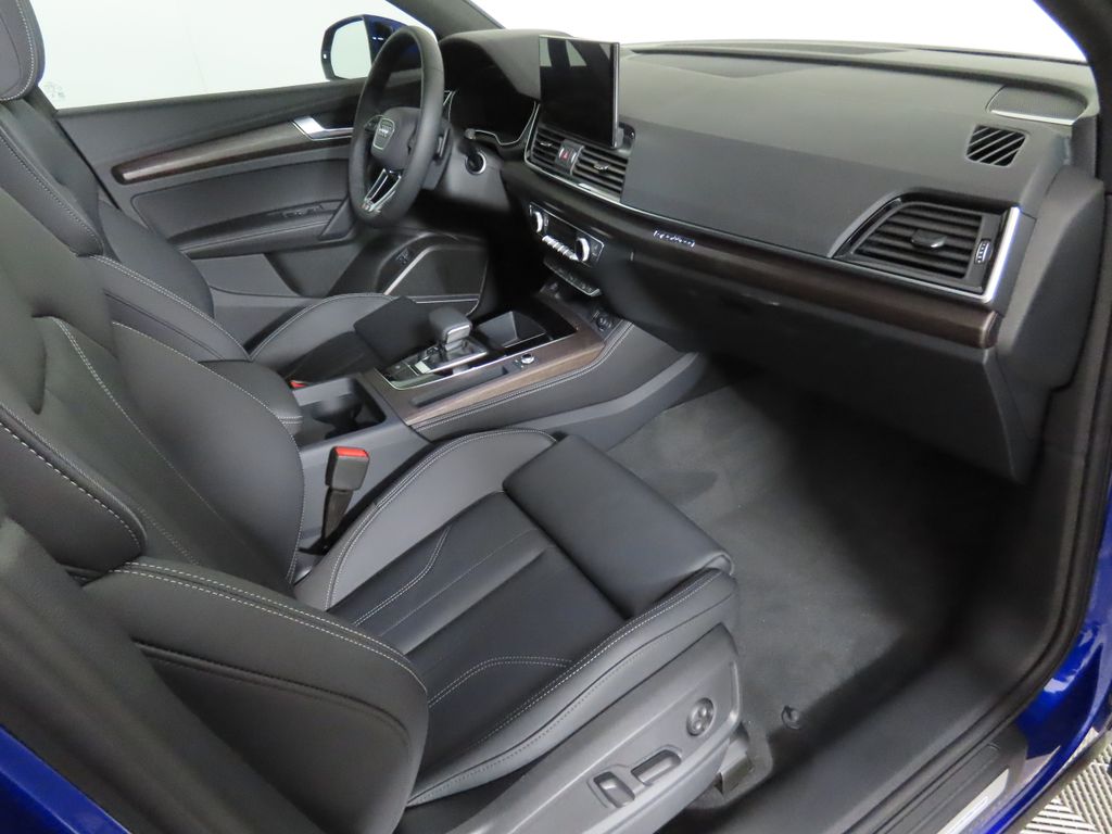 Thumbnail: 2025 Audi Q5 - 19