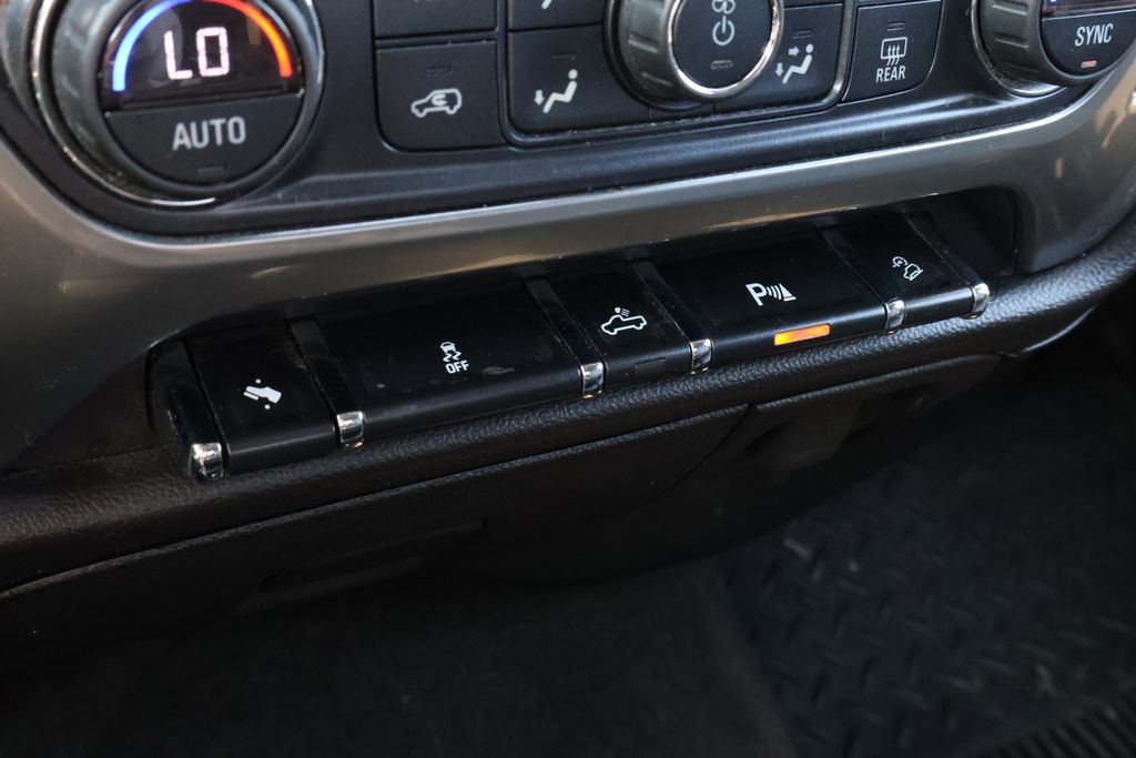Thumbnail: 2014 Chevrolet Silverado 1500 - 27