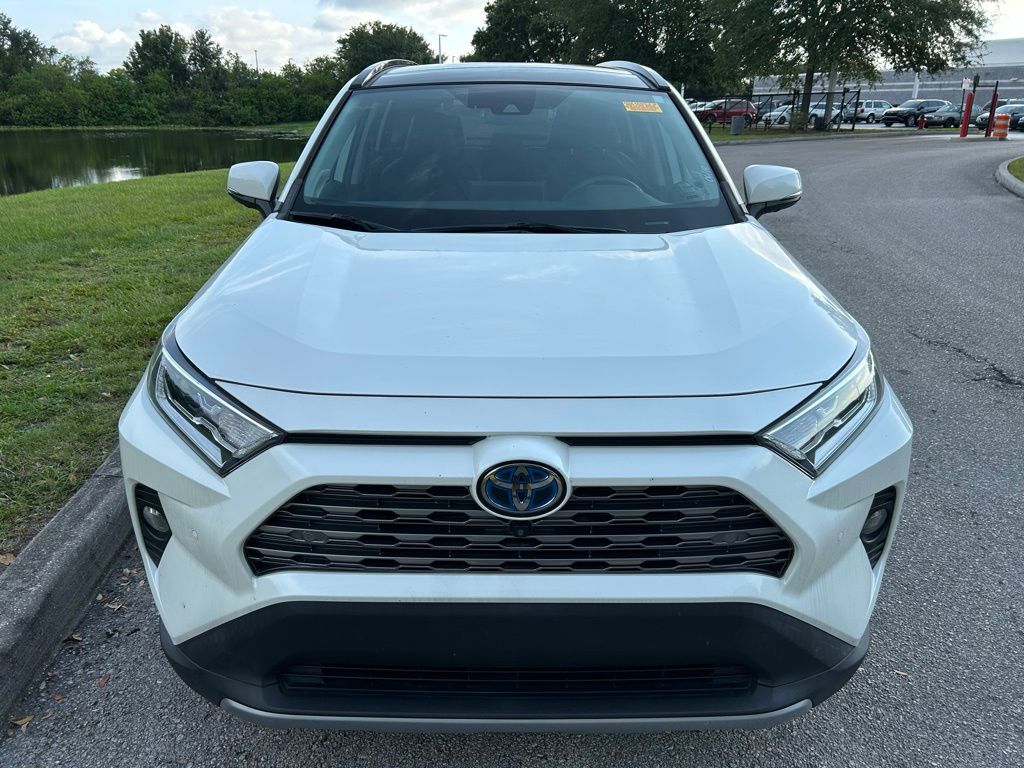 Thumbnail: 2021 Toyota RAV4 - 8