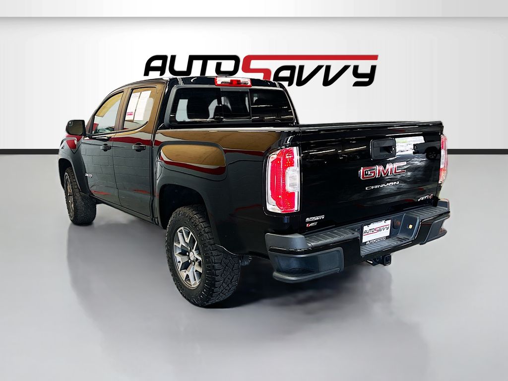 Used 2022 Onyx Black GMC AT4 w/Cloth image 5