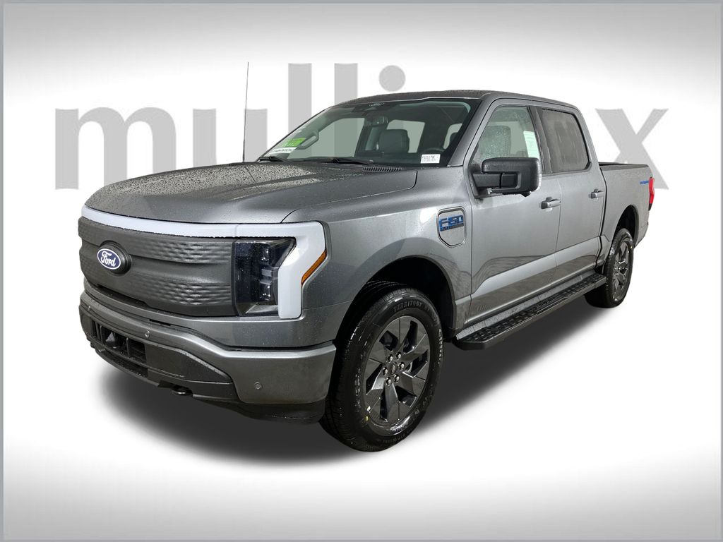 2025 Ford F-150 Lightning photo 10