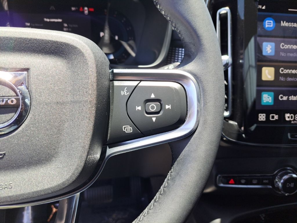 2023 Volvo XC40 Plus - Photo 20