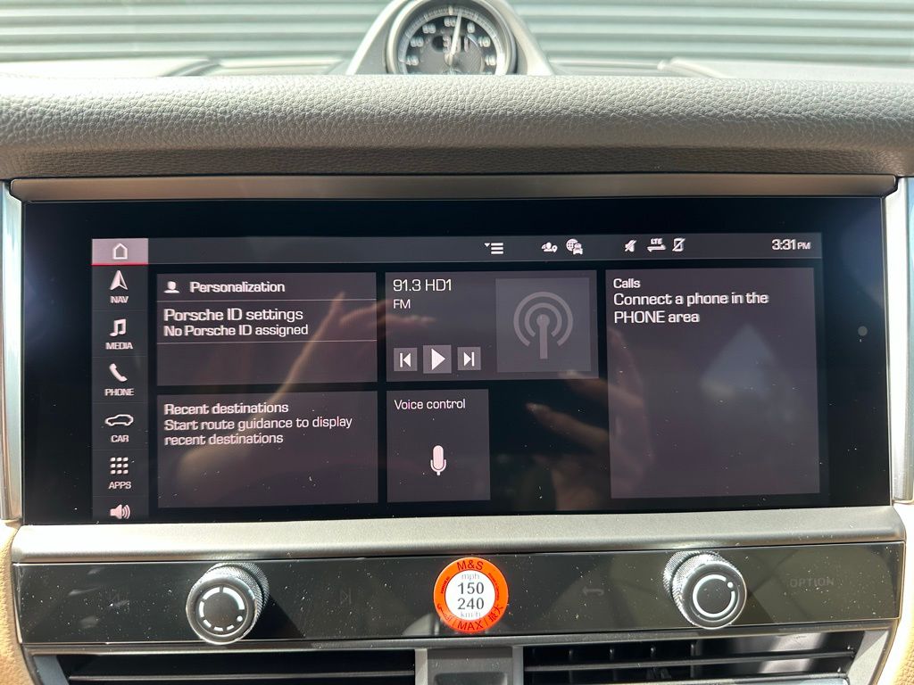 Thumbnail: 2026 Porsche Macan - 31