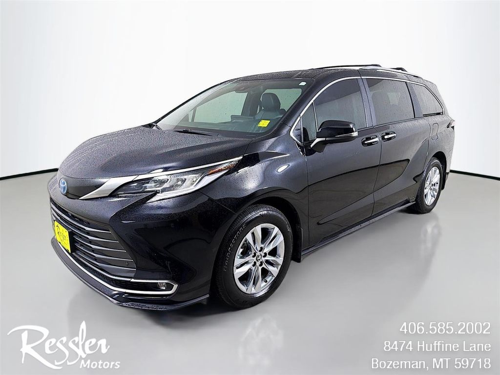2025 Toyota Sienna Limited 7-Passenger Hybrid AWD's photo