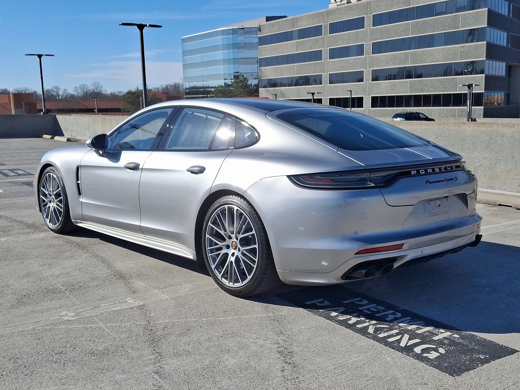 2021 Porsche Panamera Turbo S 3