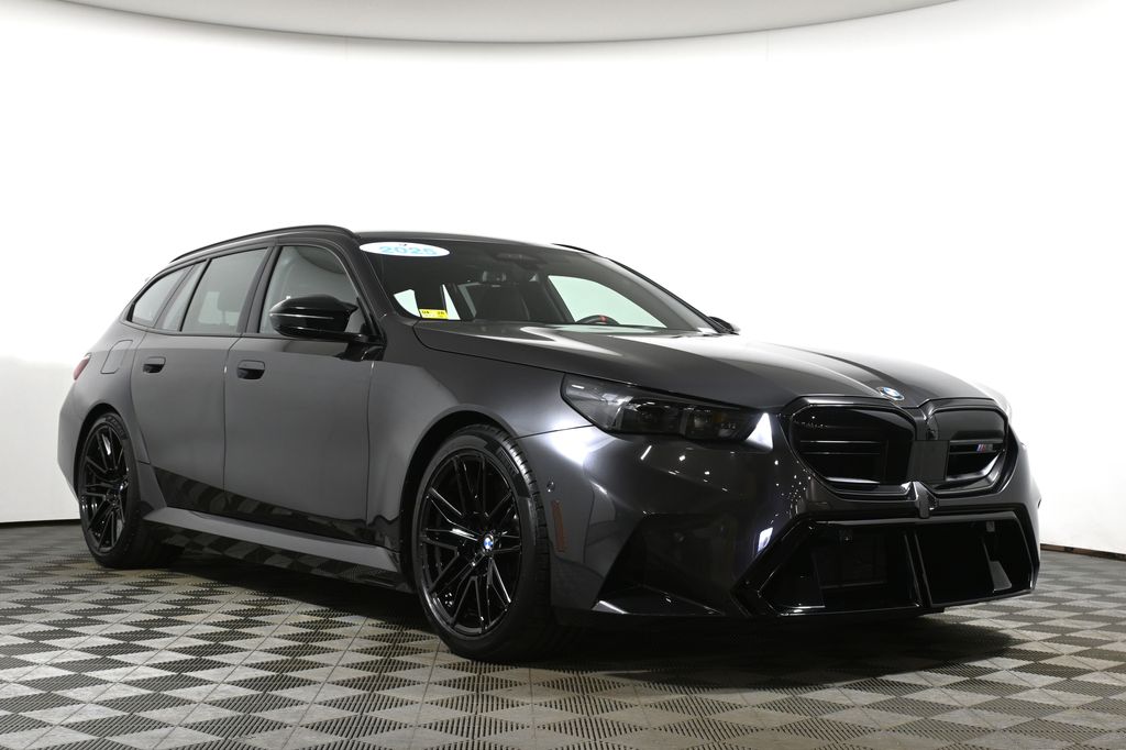 Thumbnail: 2025 BMW M5 - 9