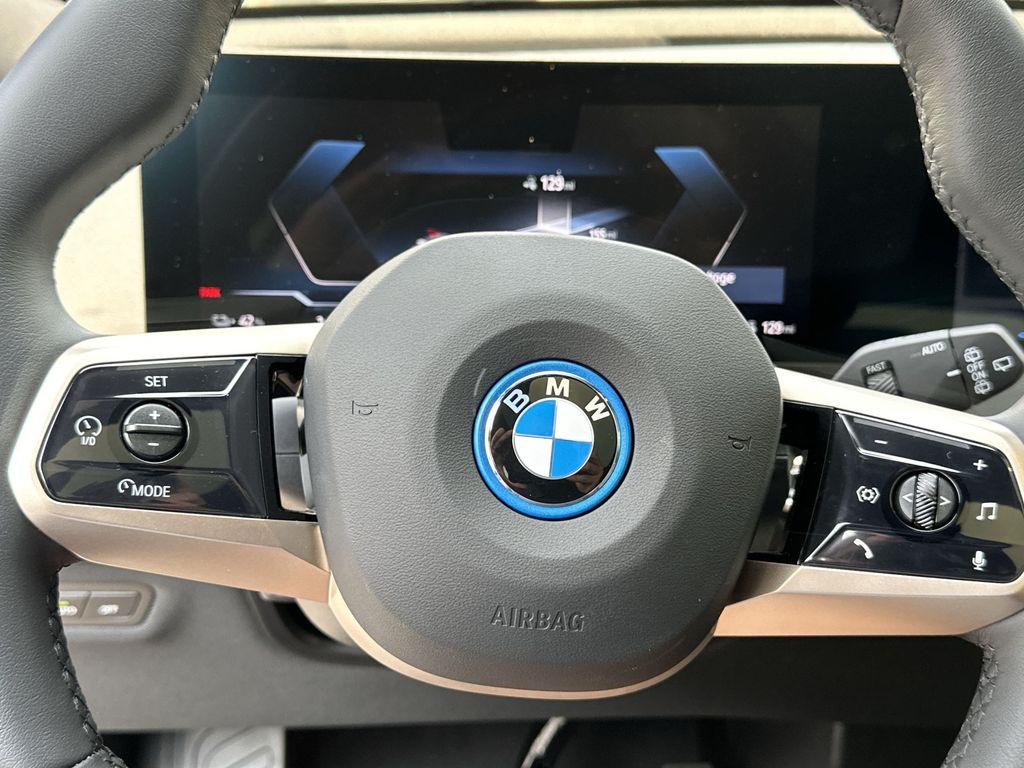 2025 BMW iX xDrive50 14