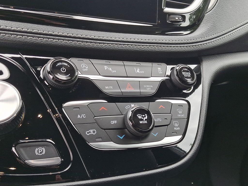 New 2027 Chrysler Pacifica Van