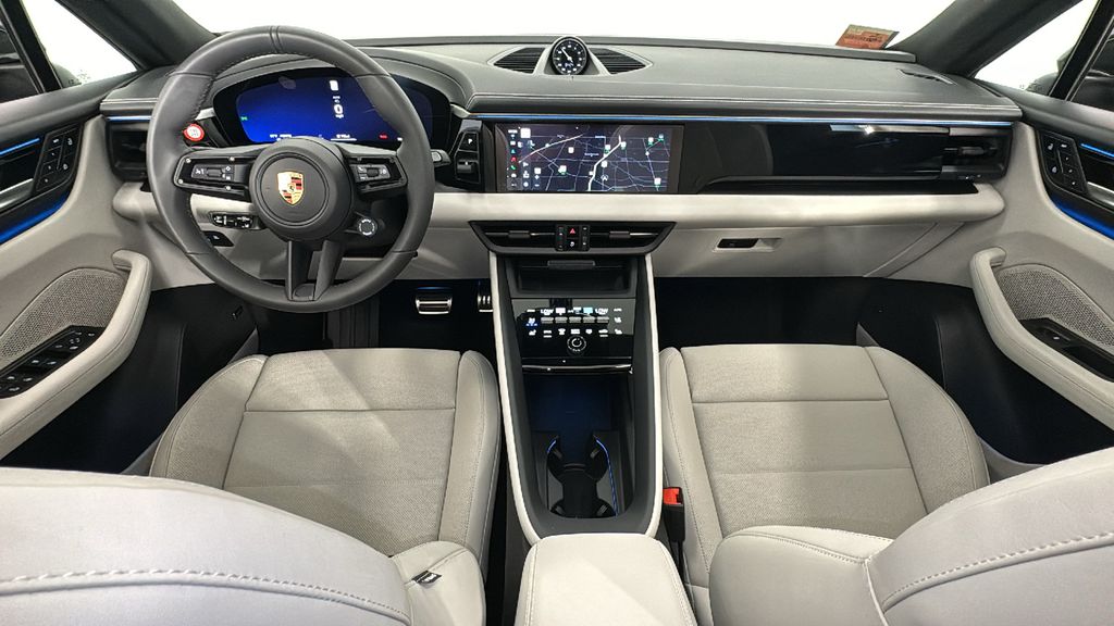Thumbnail: 2025 Porsche Macan - 15