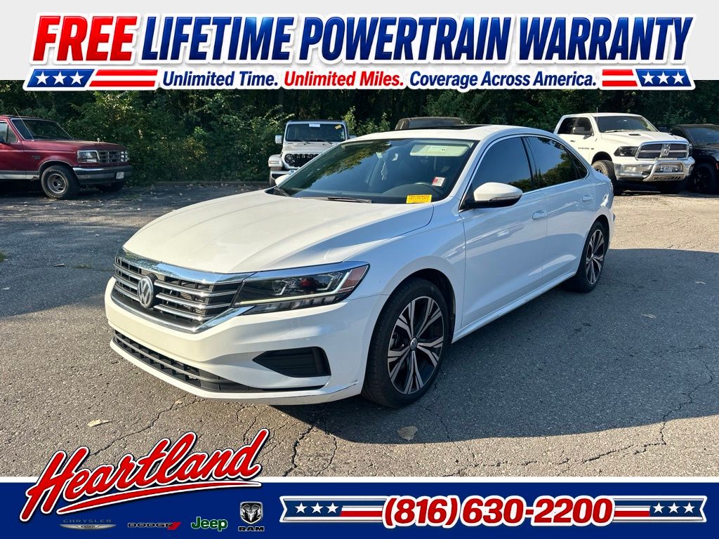 Pure White 2022 Volkswagen Passat Sedan Front-Wheel Drive 6-Speed Automatic