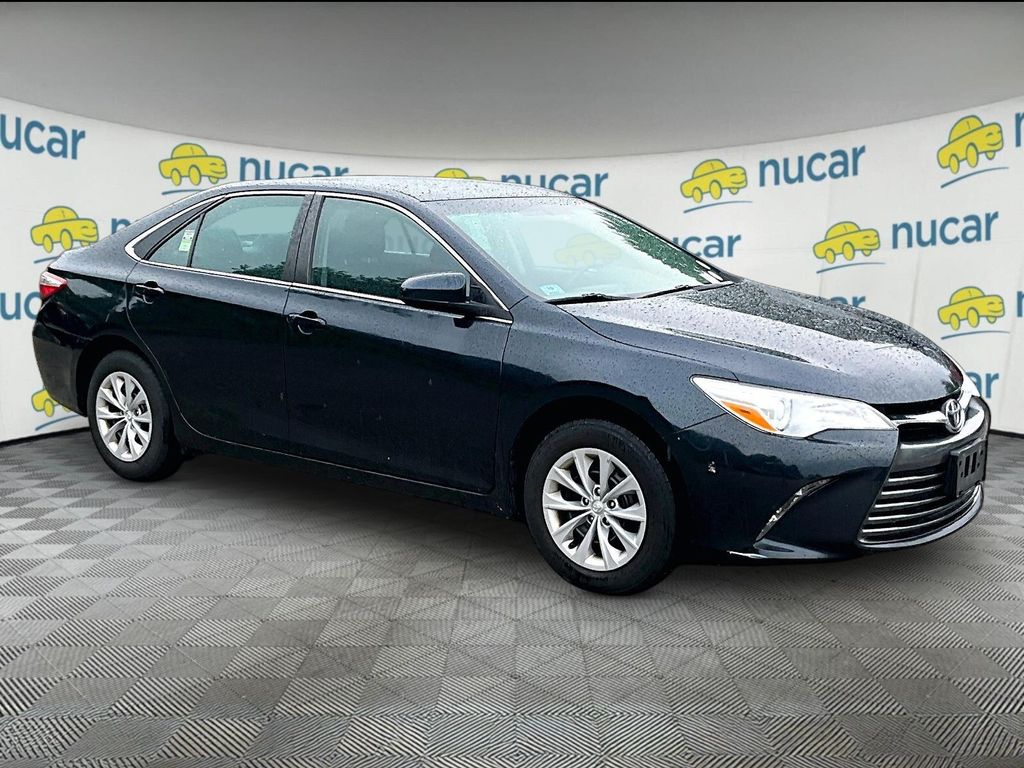 2017 Toyota Camry — photo 1