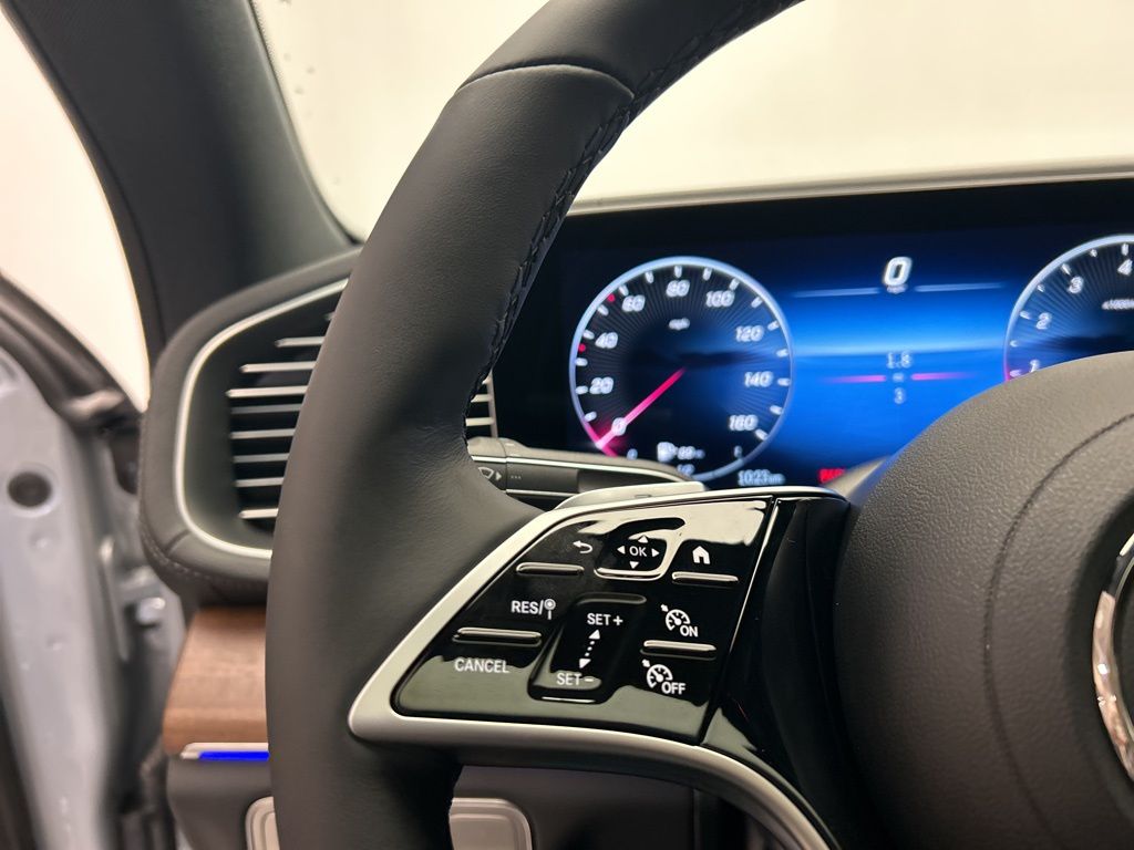 Thumbnail: 2026 Mercedes-Benz GLE - 14