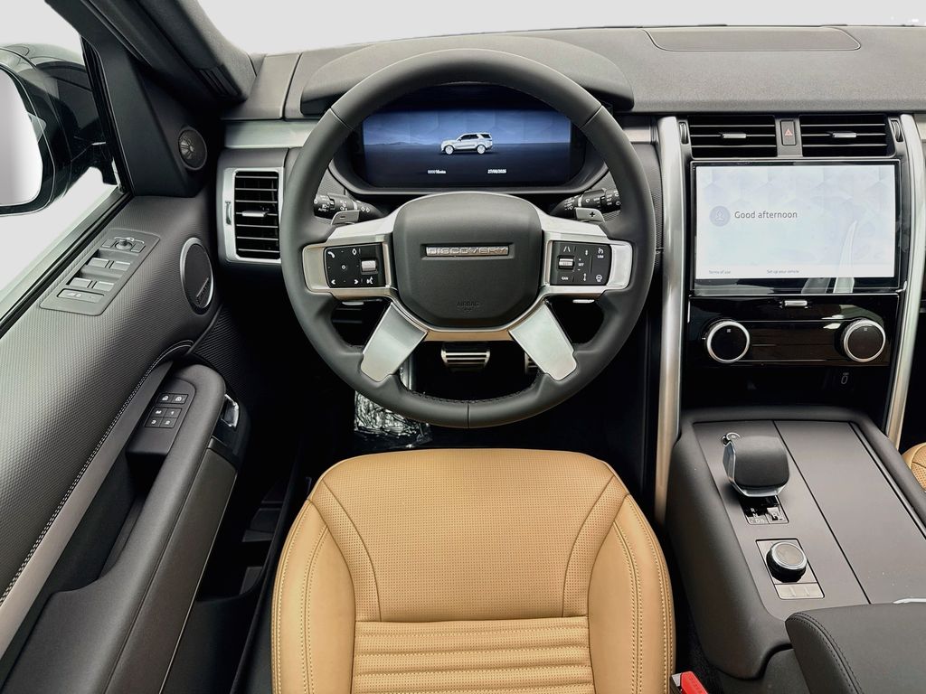 Thumbnail: 2026 Land Rover Discovery - 10