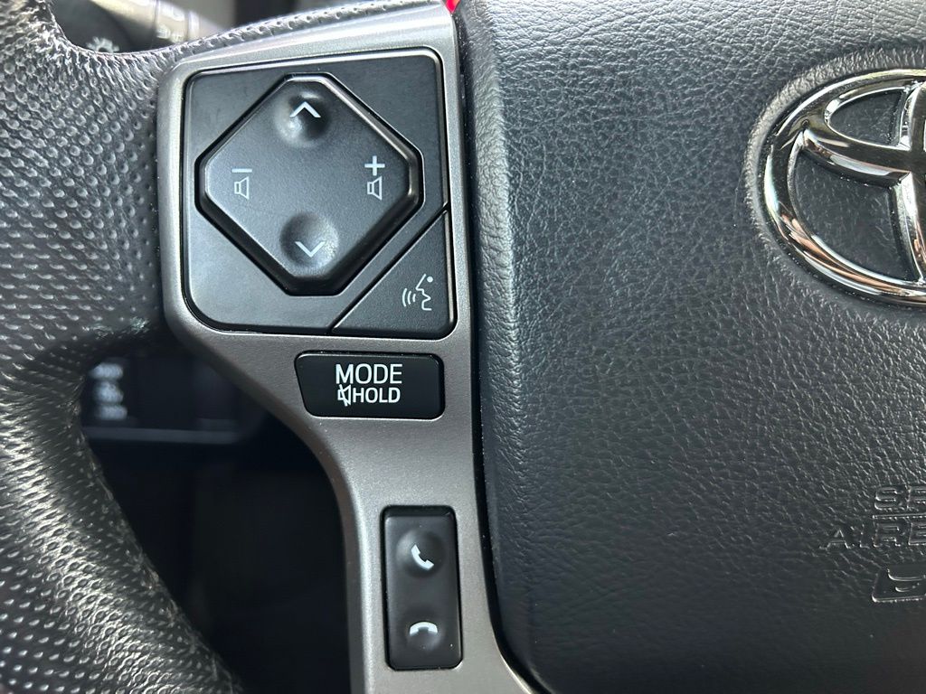 2016 Toyota Tacoma Limited 24
