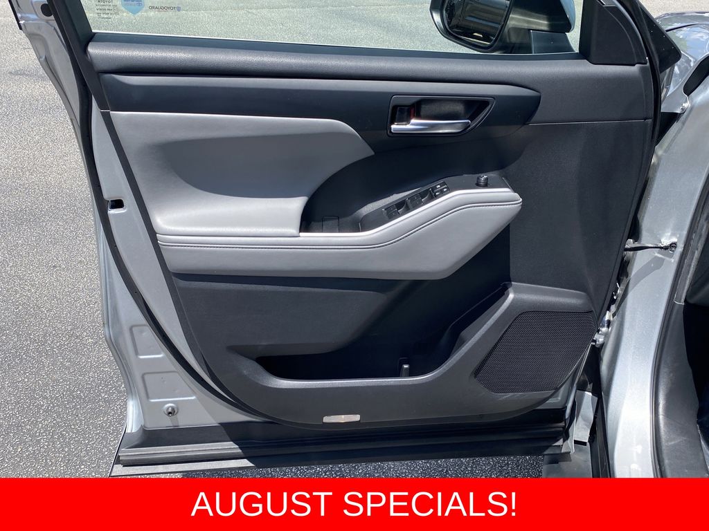 Used 2023 Toyota Highlander SUV