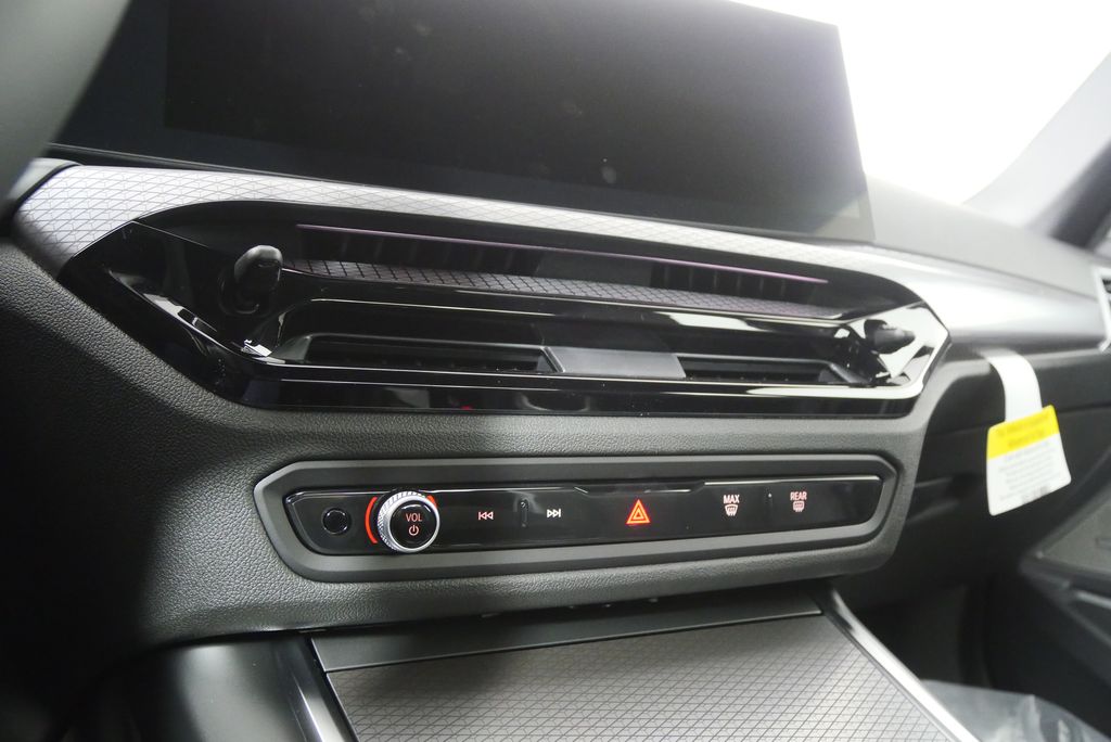 Thumbnail: 2026 BMW 3 Series - 21