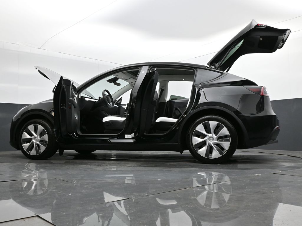 2025 Tesla Model Y Long Range Dual Motor All-Wheel Drive
