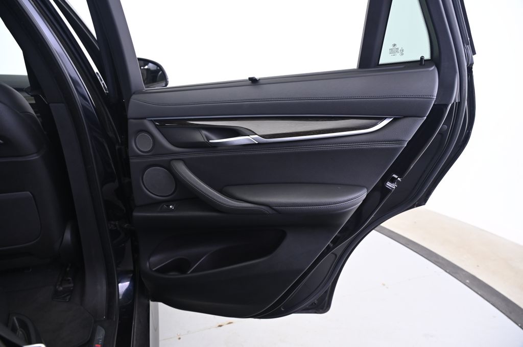 Thumbnail: 2016 BMW X6 - 16