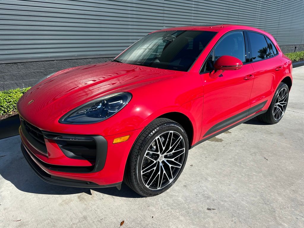 Thumbnail: 2026 Porsche Macan - 7