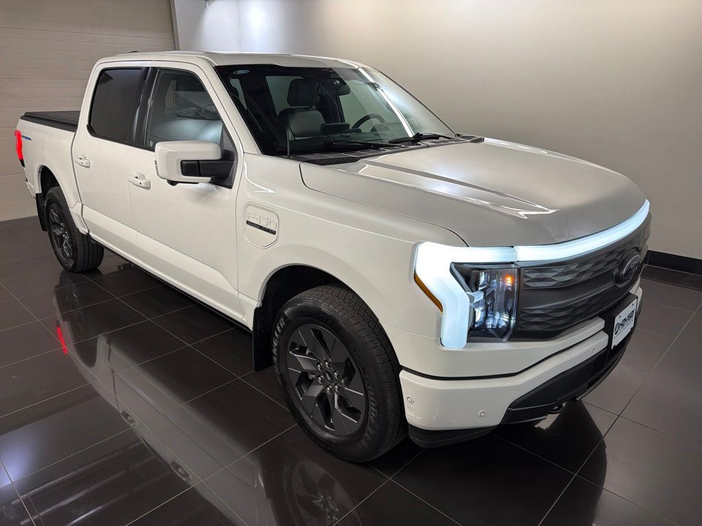 2023 Ford F-150 Lightning Lariat SuperCrew AWD