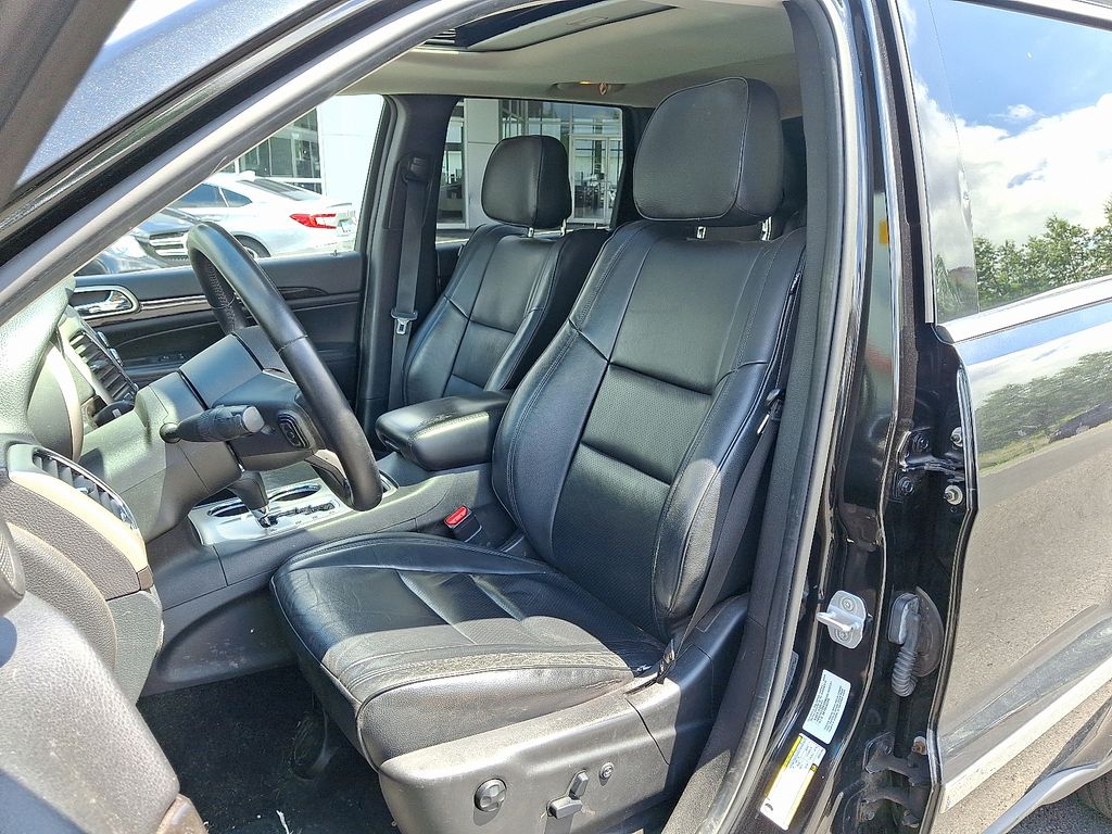 Thumbnail: 2013 Jeep Grand Cherokee - 13