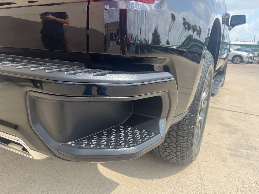 2024 Chevrolet Silverado 1500 RST 12