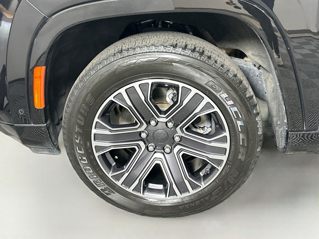 Thumbnail: 2024 Jeep Wagoneer - 32