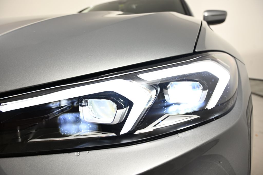 Thumbnail: 2025 BMW 3 Series - 9