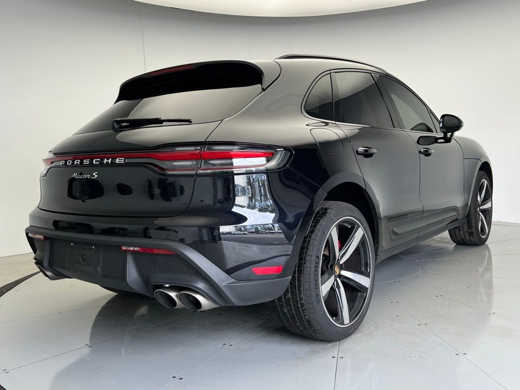 Thumbnail: 2023 Porsche Macan - 22
