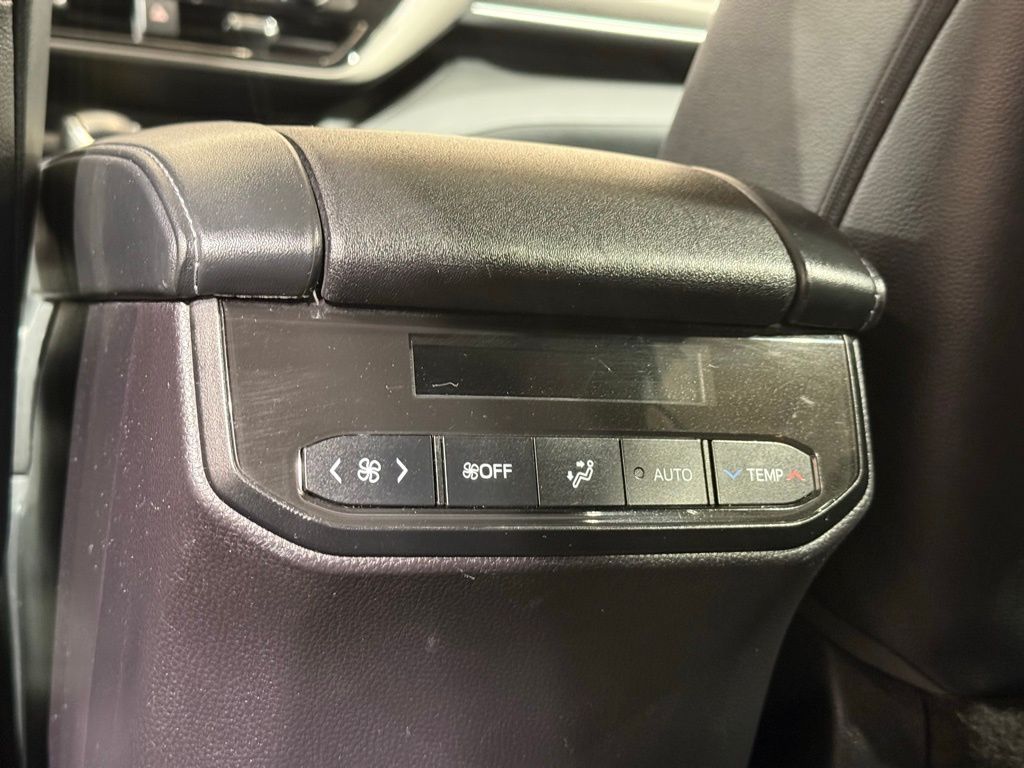 Thumbnail: 2023 Toyota Highlander - 22