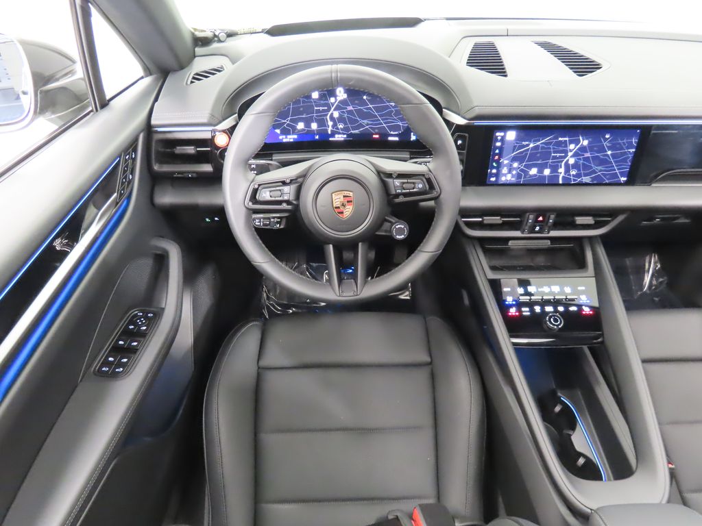 Thumbnail: 2025 Porsche Macan - 16