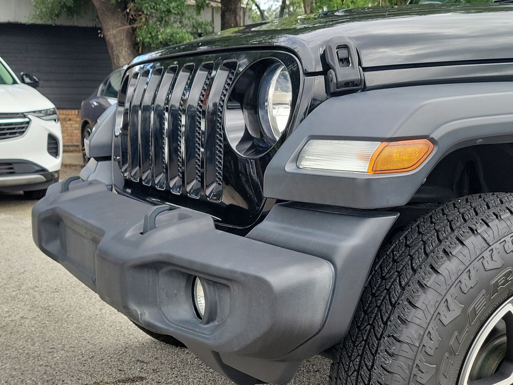 2020 Jeep Wrangler Unlimited Black and Tan - Photo 7