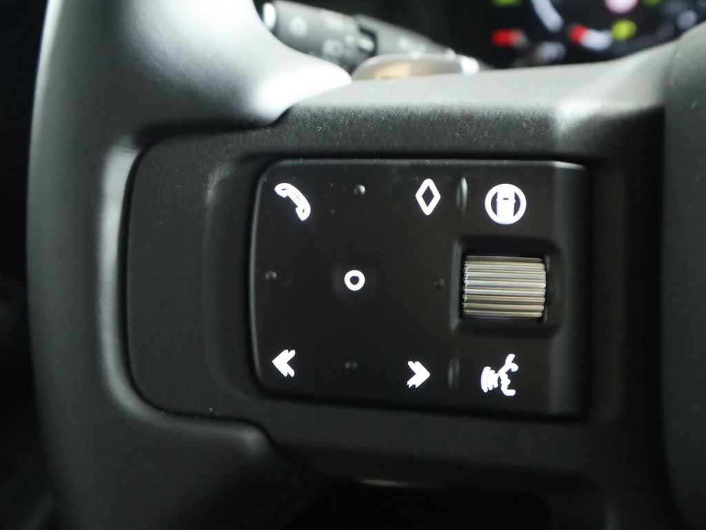 Thumbnail: 2025 Land Rover Defender - 11