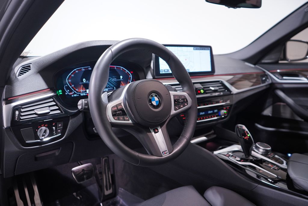 2022 BMW 5 Series 530i 6